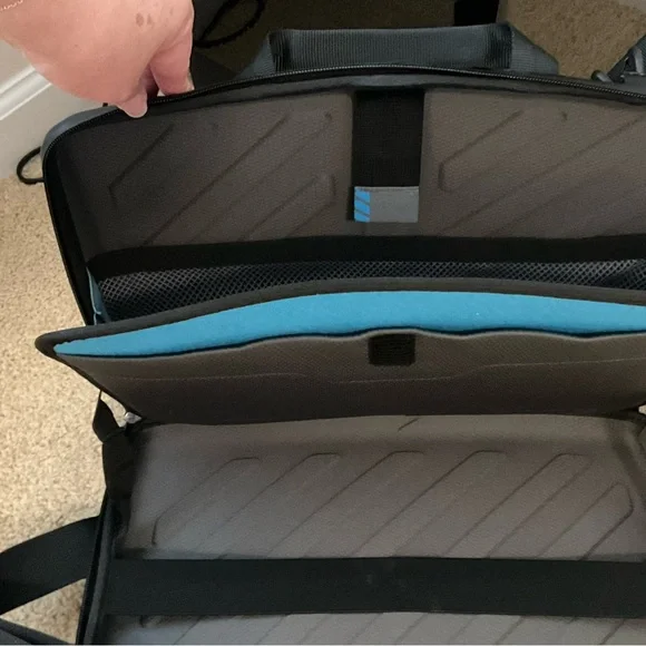 Thule Black Laptop Bag for Men - Picture 5 of 7